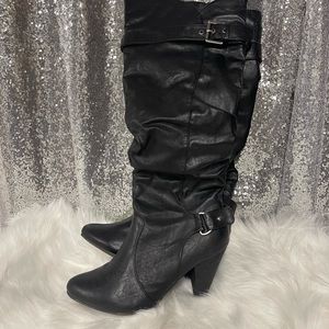 Black boot size 10